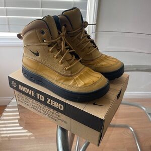 Nike Woodside 2 High ACG Size 5.5